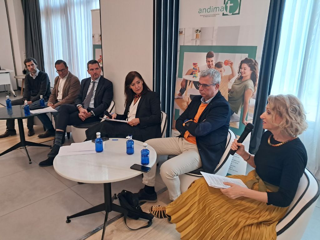 Mesa redonda Andimat