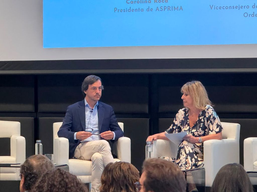 Rafael García González, viceconsejero de Medio Ambiente, Agricultura y Ordenación del Territorio de la Comunidad de Madrid y Carolina Roca, presidenta de ASPRIMA